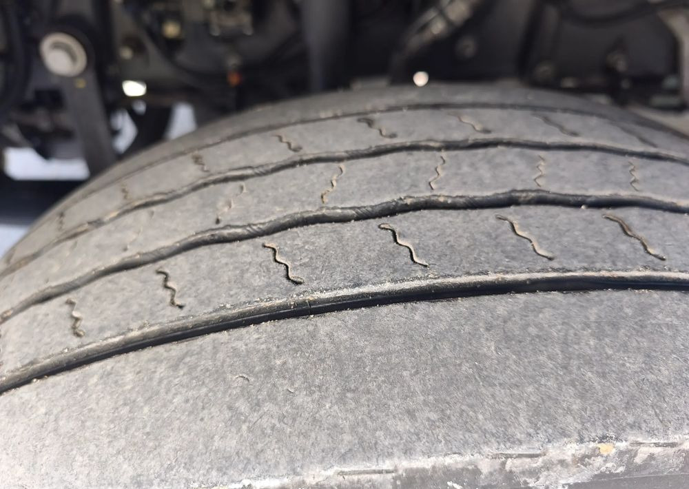 Renault GAMA D 12.210  chłodnia izoterma 14 palet poduszka - Рефрижератор: фото 5 Renault GAMA D 12.210  chłodnia izoterma 14 palet poduszka - Рефрижератор: фото 5