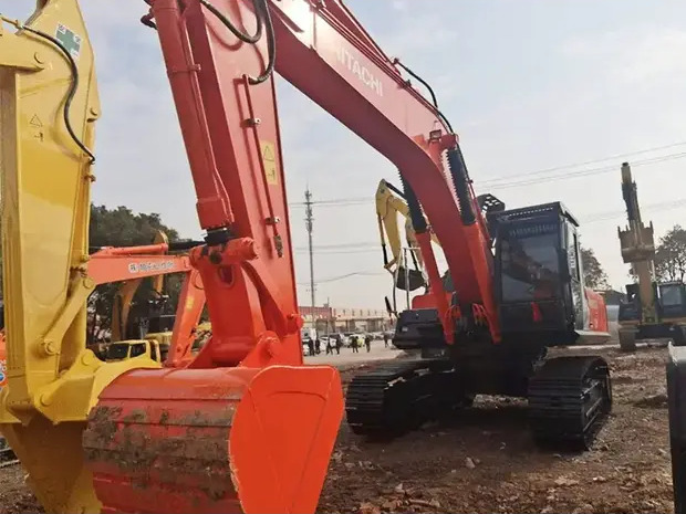 2022 Hitachi ZX350 - Гусеничный экскаватор: фото 2 2022 Hitachi ZX350 - Гусеничный экскаватор: фото 2