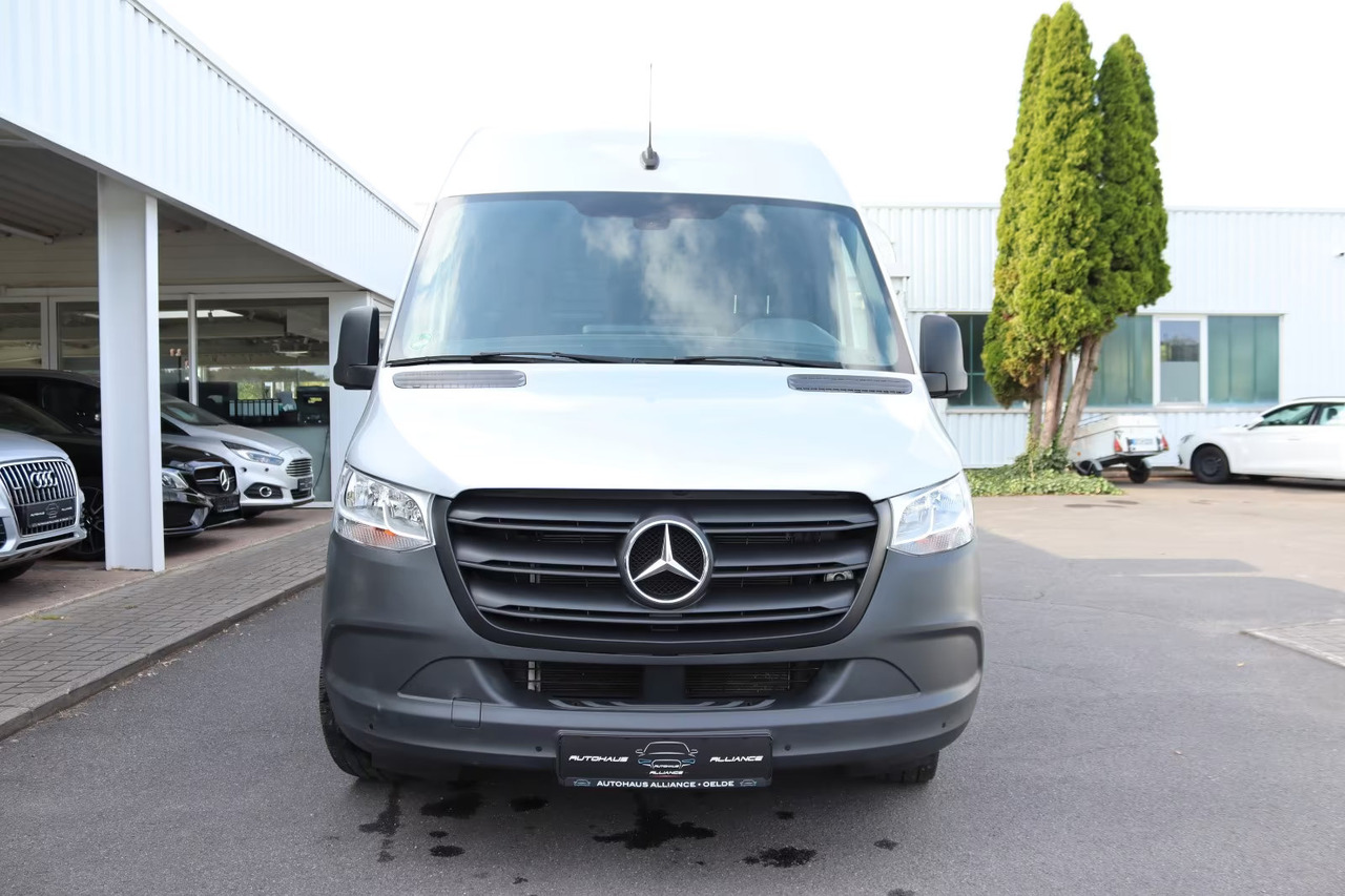 Mercedes Benz Sprinter - Цельнометаллический фургон: фото 2 Mercedes Benz Sprinter - Цельнометаллический фургон: фото 2