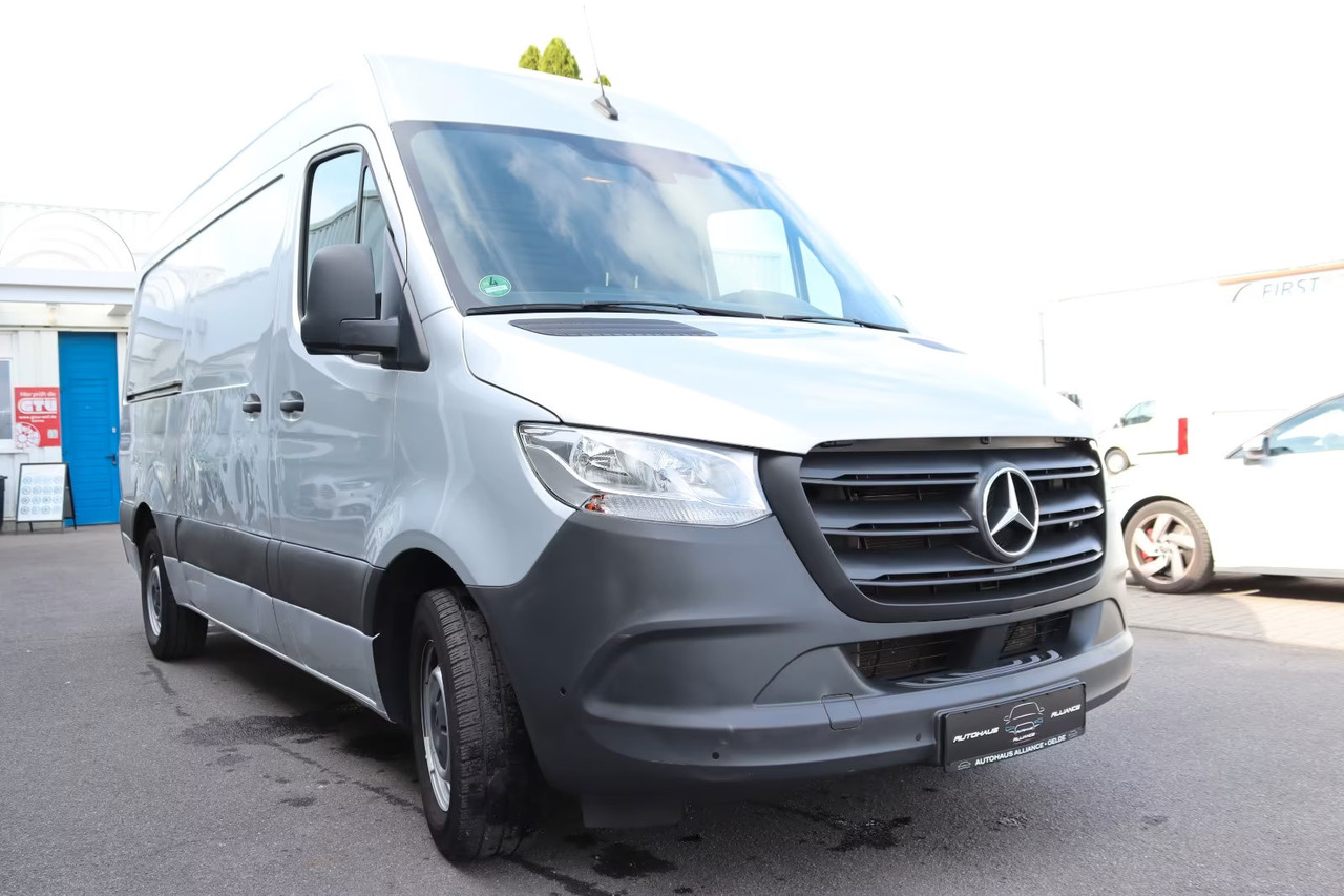Mercedes Benz Sprinter - Цельнометаллический фургон: фото 3 Mercedes Benz Sprinter - Цельнометаллический фургон: фото 3