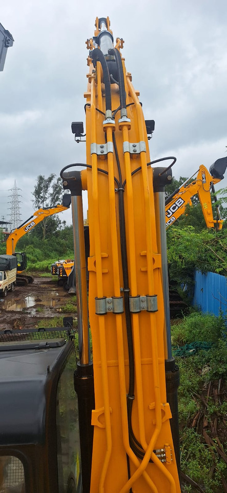 JCB JS 205 - Строительная техника: фото 2 JCB JS 205 - Строительная техника: фото 2