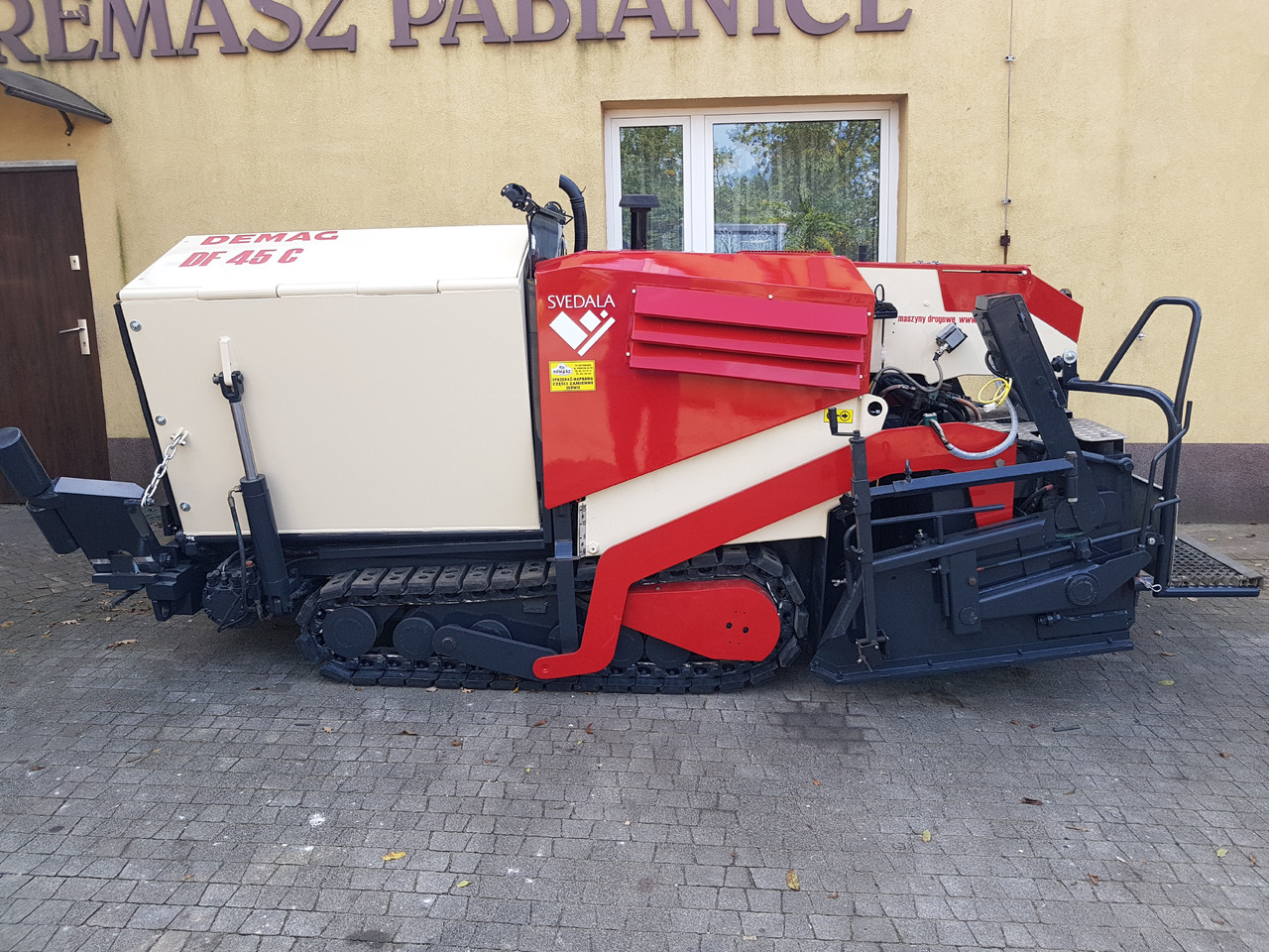 DEMAG DF45C - Асфальтоукладчик: фото 1 DEMAG DF45C - Асфальтоукладчик: фото 1