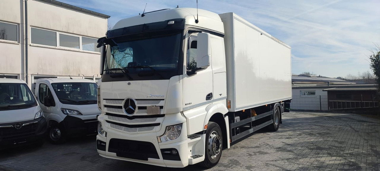 Mercedes-Benz Actros 1843 1843-Vermietung - LBW Voll-Luft-gefedert - Грузовик с закрытым кузовом: фото 1 Mercedes-Benz Actros 1843 1843-Vermietung - LBW Voll-Luft-gefedert - Грузовик с закрытым кузовом: фото 1