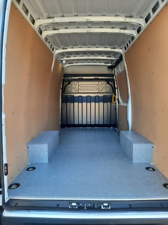 Новый Цельнометаллический фургон Iveco Daily 35S14  8g HiMatic L3H2 Mod.25: фото 7