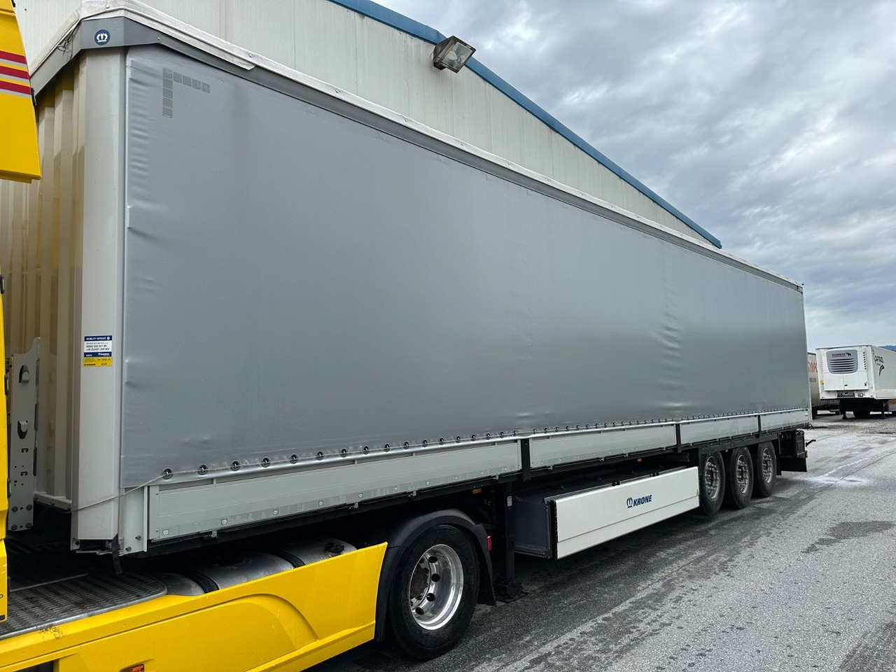 Krone SD 27 Bordwand Pal-K.asten Lift XL-Code - Тентованный полуприцеп: фото 1 Krone SD 27 Bordwand Pal-K.asten Lift XL-Code - Тентованный полуприцеп: фото 1