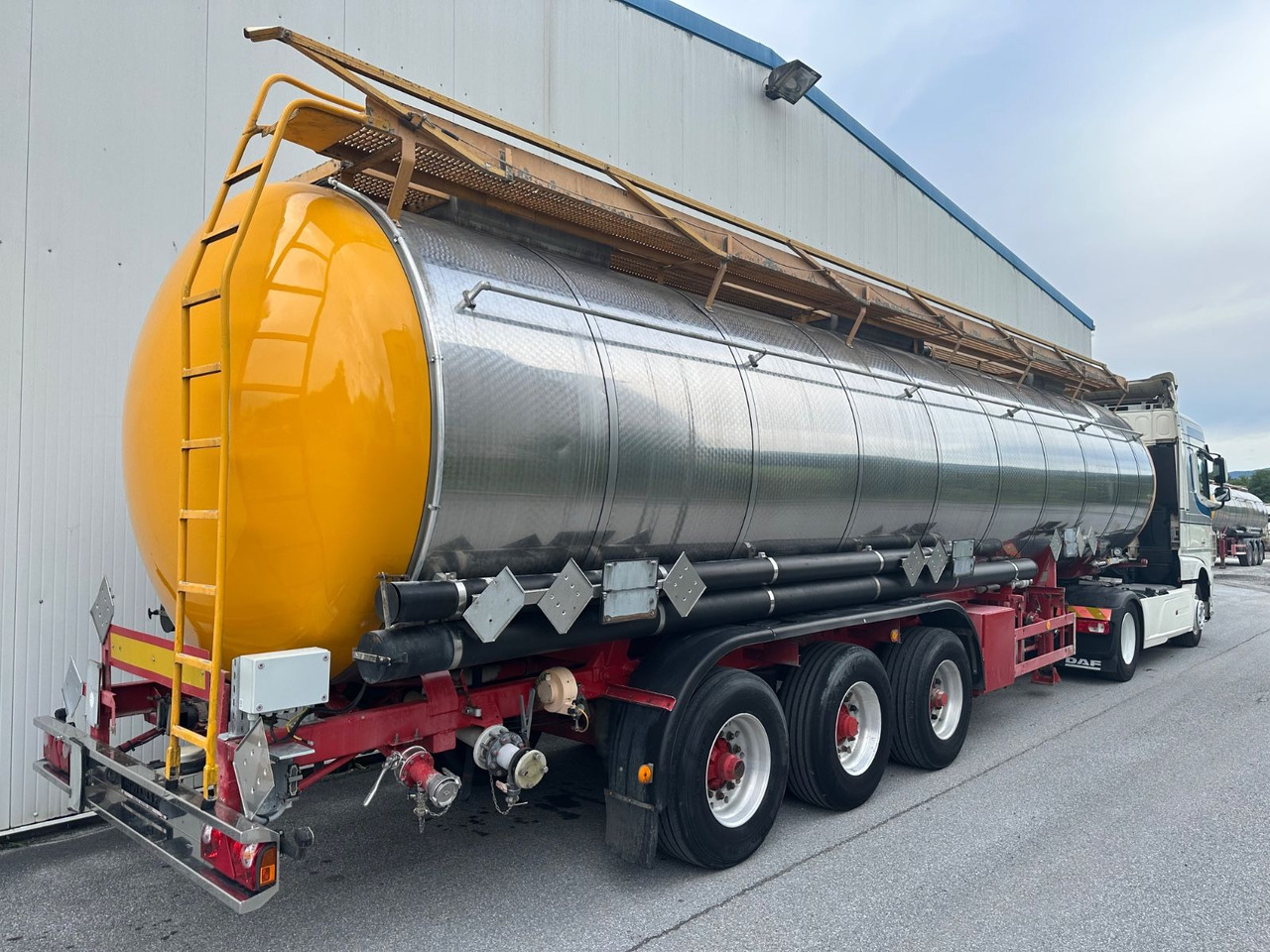 Schwarzmüller Chemi L4BH 42050L Lift BPW - Полуприцеп-цистерна: фото 4 Schwarzmüller Chemi L4BH 42050L Lift BPW - Полуприцеп-цистерна: фото 4