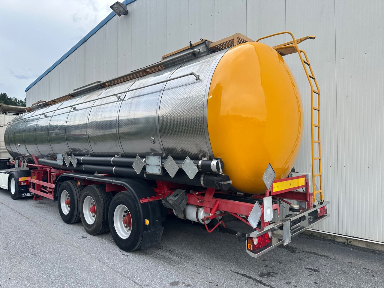 Schwarzmüller Chemi L4BH 42050L Lift BPW - Полуприцеп-цистерна: фото 3 Schwarzmüller Chemi L4BH 42050L Lift BPW - Полуприцеп-цистерна: фото 3