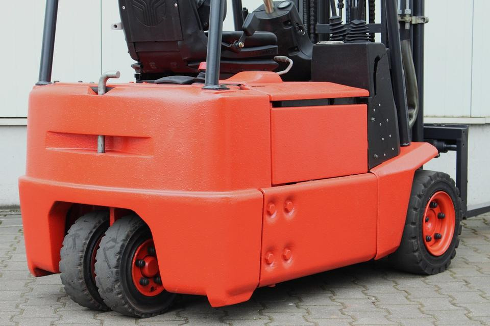 Электропогрузчик LINDE E15Z-02 Triplex 4,7m: фото 11