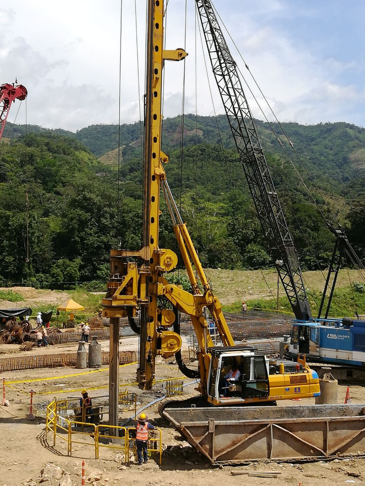 BAUER BG 22H - Буровая машина: фото 1 BAUER BG 22H - Буровая машина: фото 1