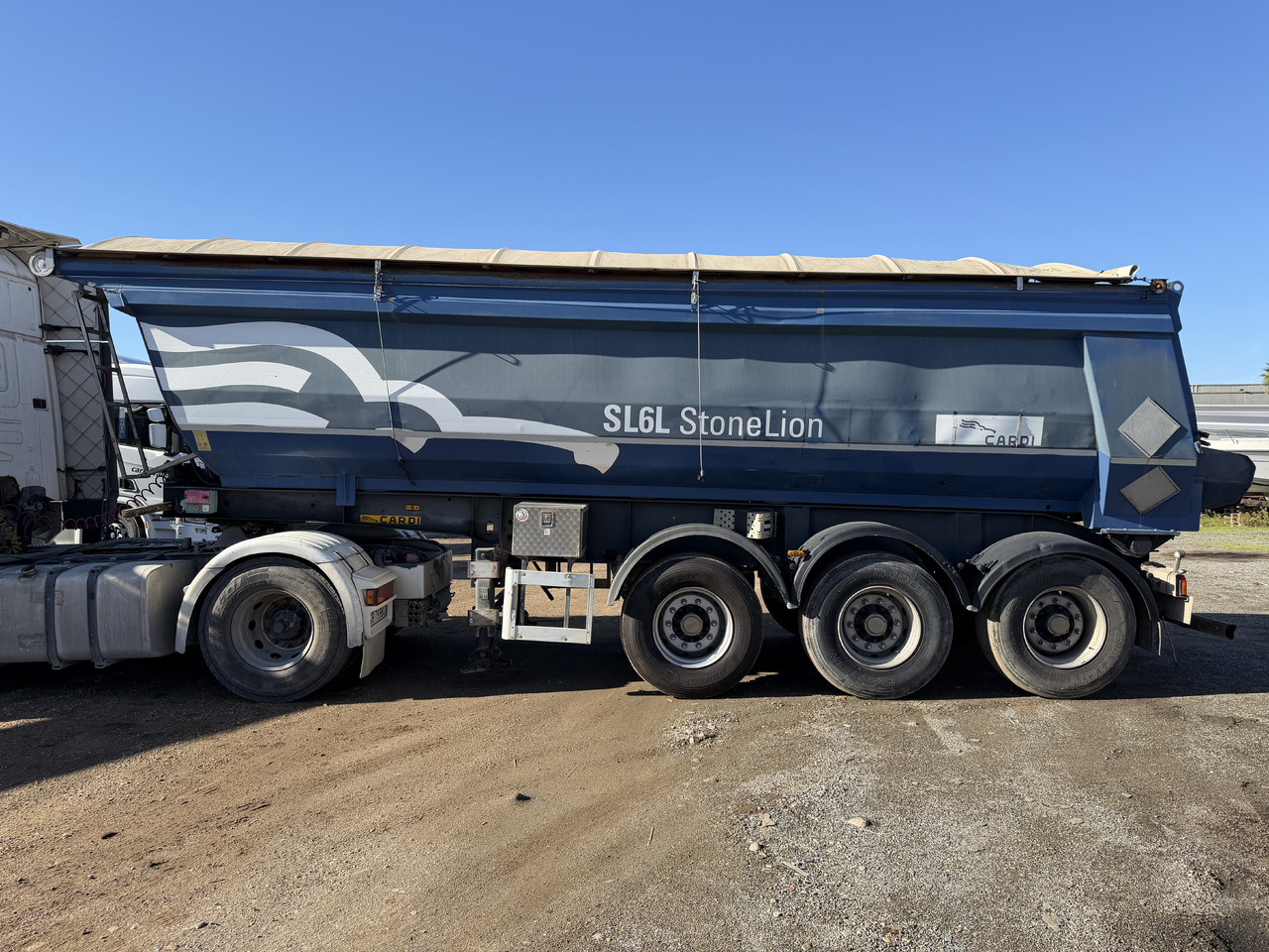 CARDI - Самосвальный полуприцеп: фото 1 CARDI - Самосвальный полуприцеп: фото 1