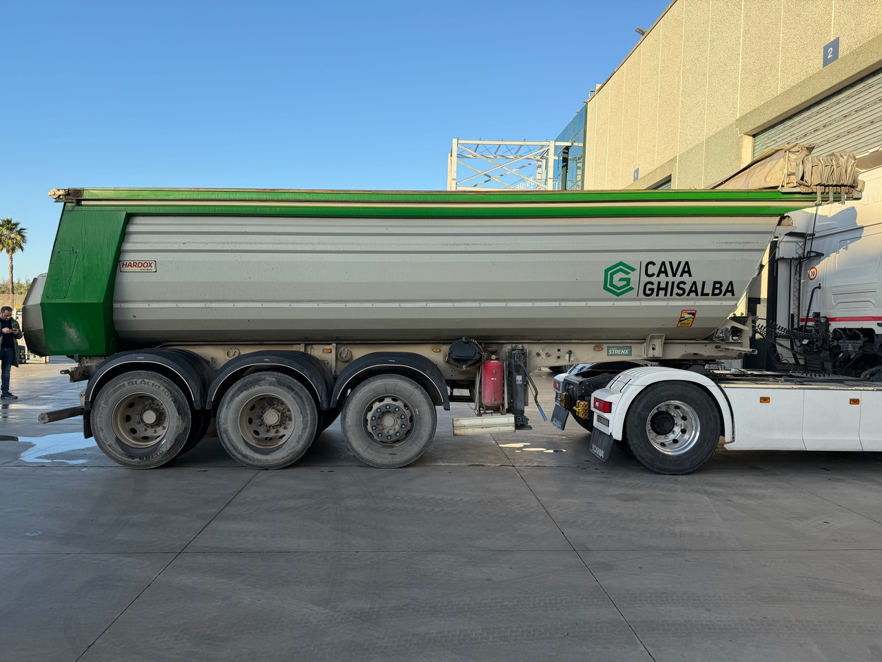 MANTELLA TRAILERS Stratosphere SRM3 - Самосвальный полуприцеп: фото 1 MANTELLA TRAILERS Stratosphere SRM3 - Самосвальный полуприцеп: фото 1