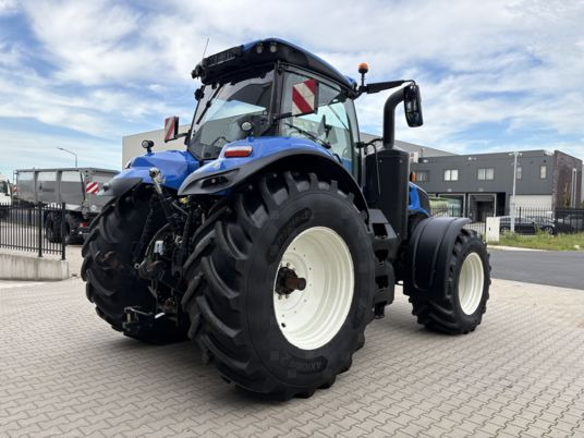 NEW HOLLAND New Holland T8.350 PLMi Genesis - Трактор: фото 3 NEW HOLLAND New Holland T8.350 PLMi Genesis - Трактор: фото 3