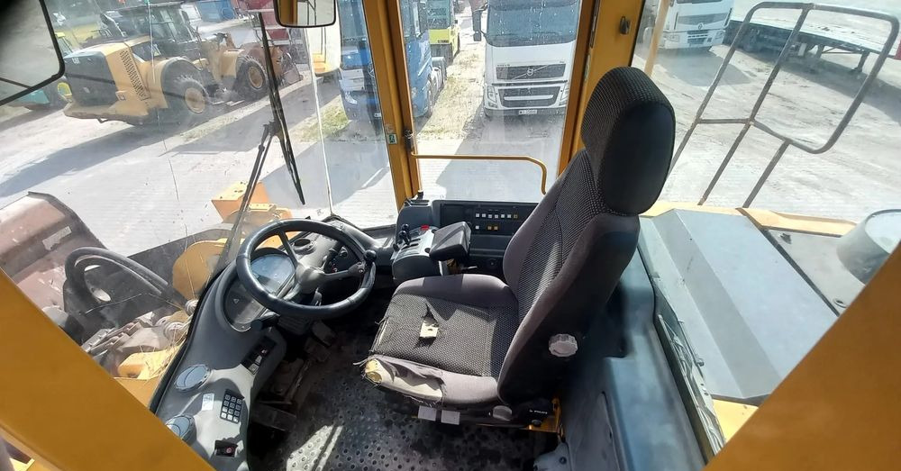 Колёсный погрузчик Volvo L150E: фото 11 Колёсный погрузчик Volvo L150E: фото 11