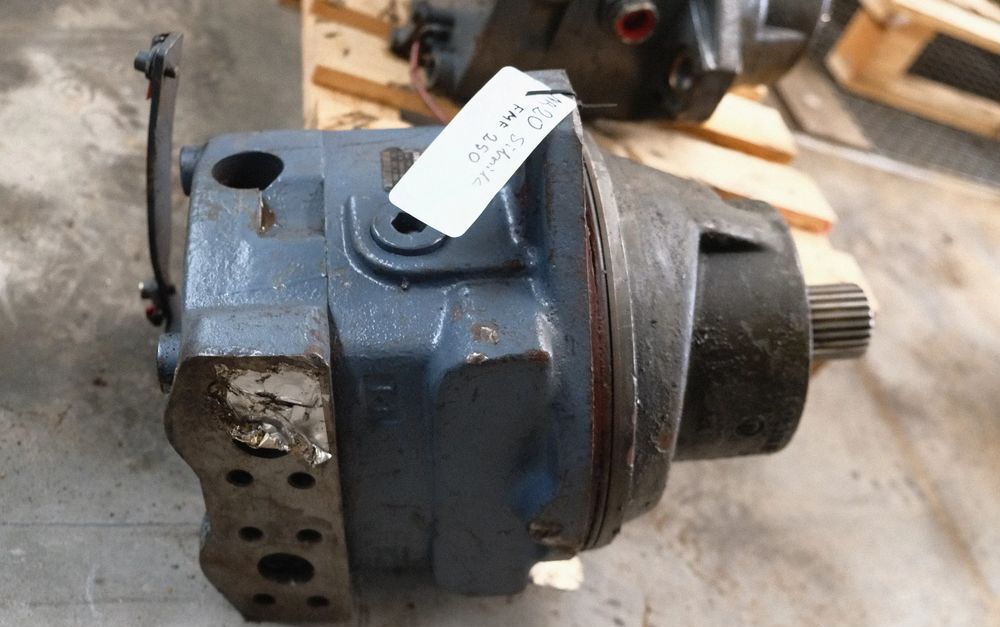 Hydromotor silnik obrotu kolumny maszyny FMF 250 liebherr R974,R976,R980 R984, P974P984 - Гидравлика: фото 3 Hydromotor silnik obrotu kolumny maszyny FMF 250 liebherr R974,R976,R980 R984, P974P984 - Гидравлика: фото 3