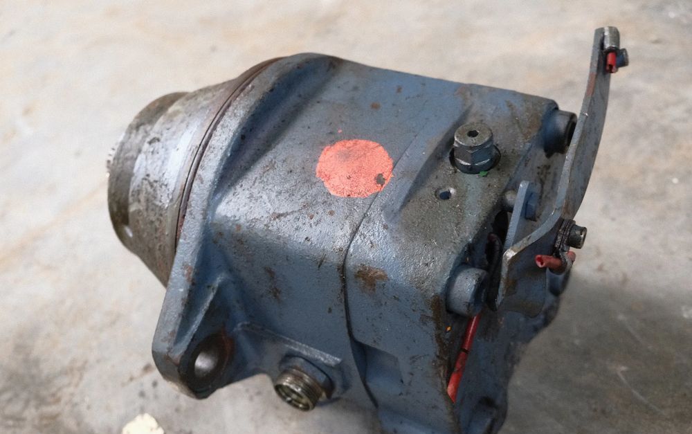 Hydromotor silnik obrotu kolumny maszyny FMF 250 liebherr R974,R976,R980 R984, P974P984 - Гидравлика: фото 4 Hydromotor silnik obrotu kolumny maszyny FMF 250 liebherr R974,R976,R980 R984, P974P984 - Гидравлика: фото 4