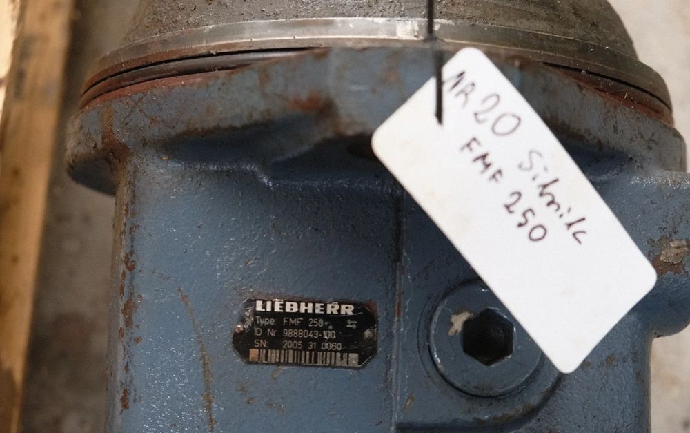 Hydromotor silnik obrotu kolumny maszyny FMF 250 liebherr R974,R976,R980 R984, P974P984 - Гидравлика: фото 2 Hydromotor silnik obrotu kolumny maszyny FMF 250 liebherr R974,R976,R980 R984, P974P984 - Гидравлика: фото 2