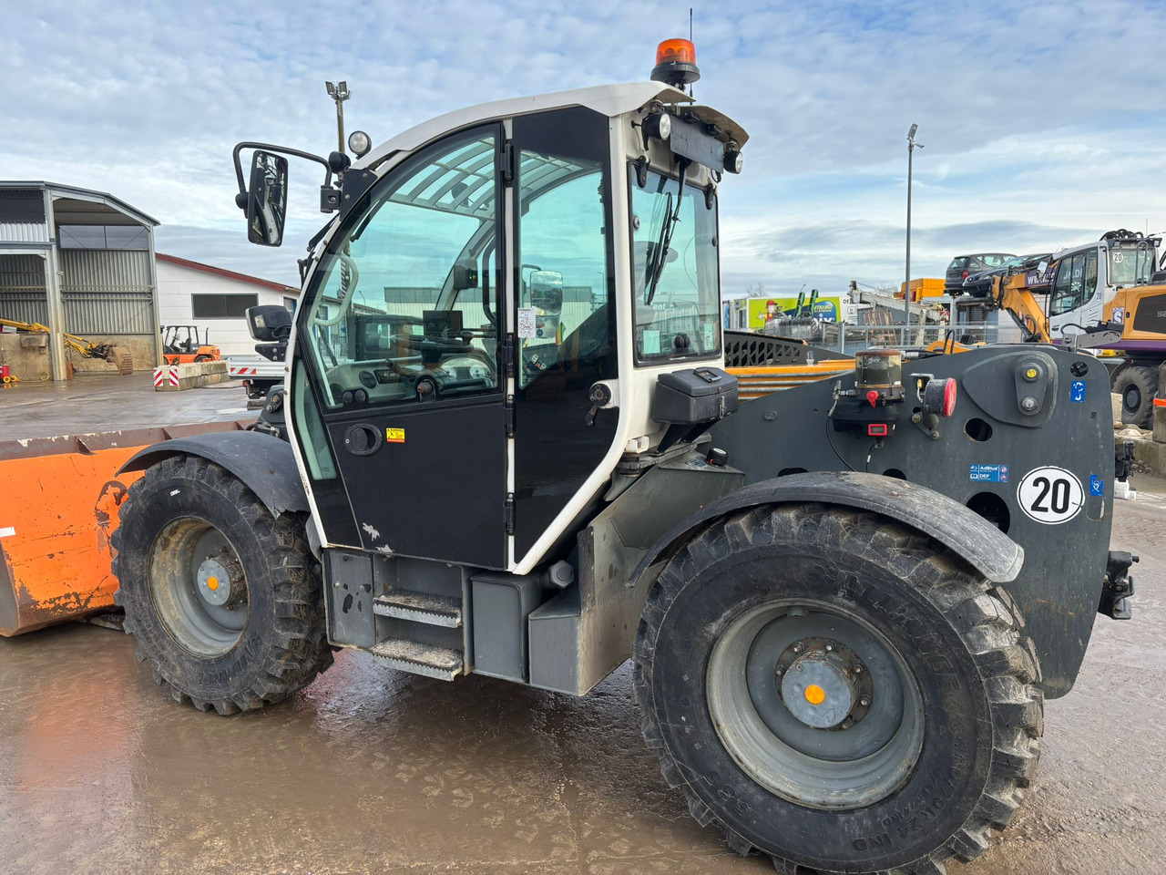 Liebherr T32 - 7 S - Телескопический фронтальный погрузчик: фото 3 Liebherr T32 - 7 S - Телескопический фронтальный погрузчик: фото 3