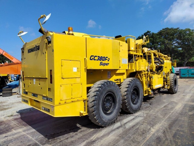 KOMATSU GC380F-2 - Дорожная фреза: фото 3 KOMATSU GC380F-2 - Дорожная фреза: фото 3
