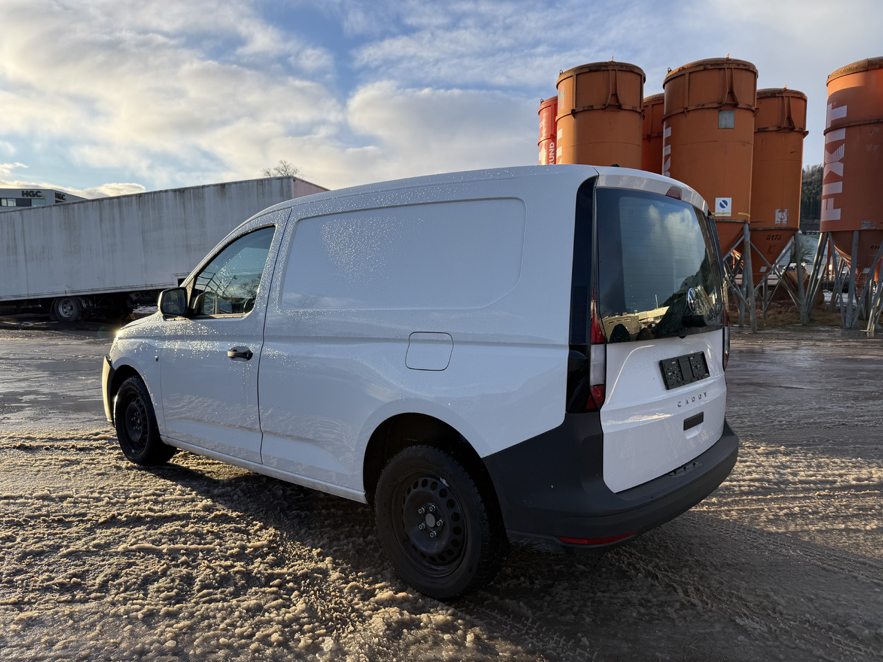 VOLKSWAGEN Caddy 1.5 TSI (Unfall) - Легковой фургон: фото 3 VOLKSWAGEN Caddy 1.5 TSI (Unfall) - Легковой фургон: фото 3