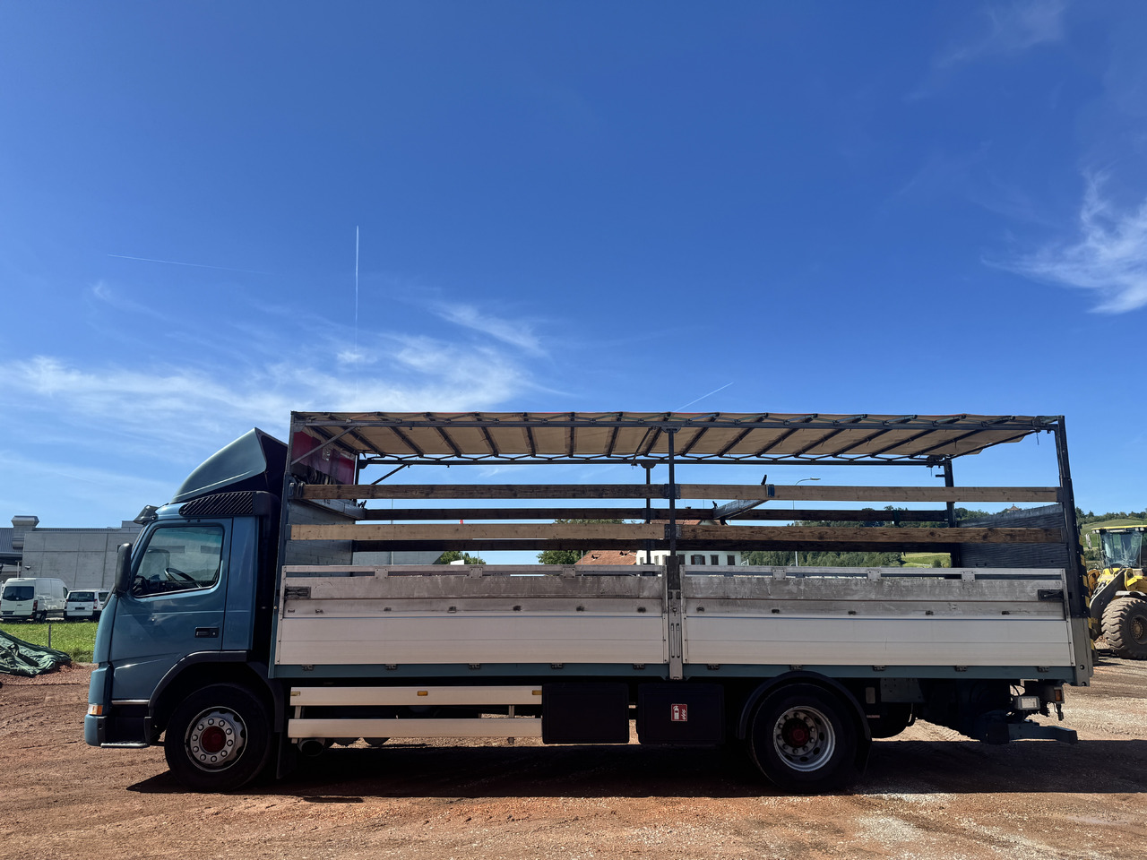 VOLVO FM7-290 4x2 Blache-Hebebühne - Тентованный грузовик: фото 2 VOLVO FM7-290 4x2 Blache-Hebebühne - Тентованный грузовик: фото 2