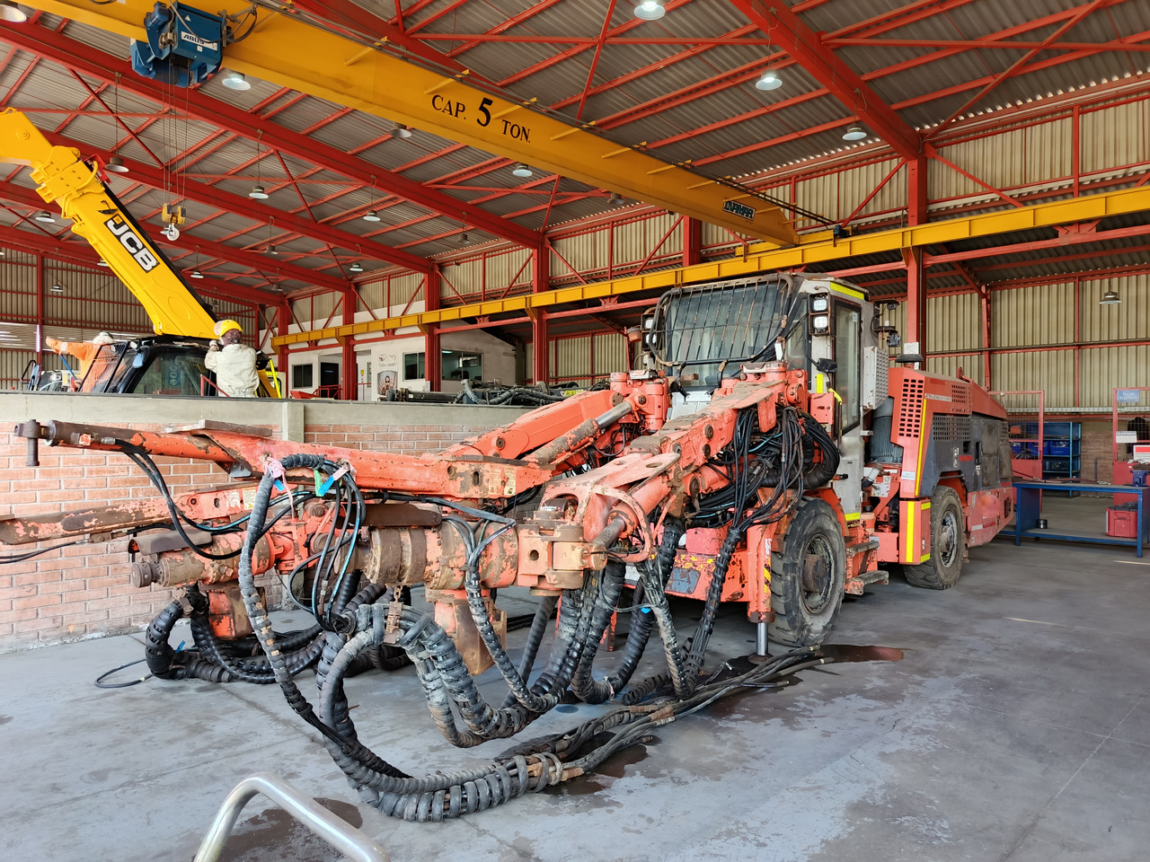 SANDVIK DD321-40C - Горнодобывающая техника: фото 1 SANDVIK DD321-40C - Горнодобывающая техника: фото 1