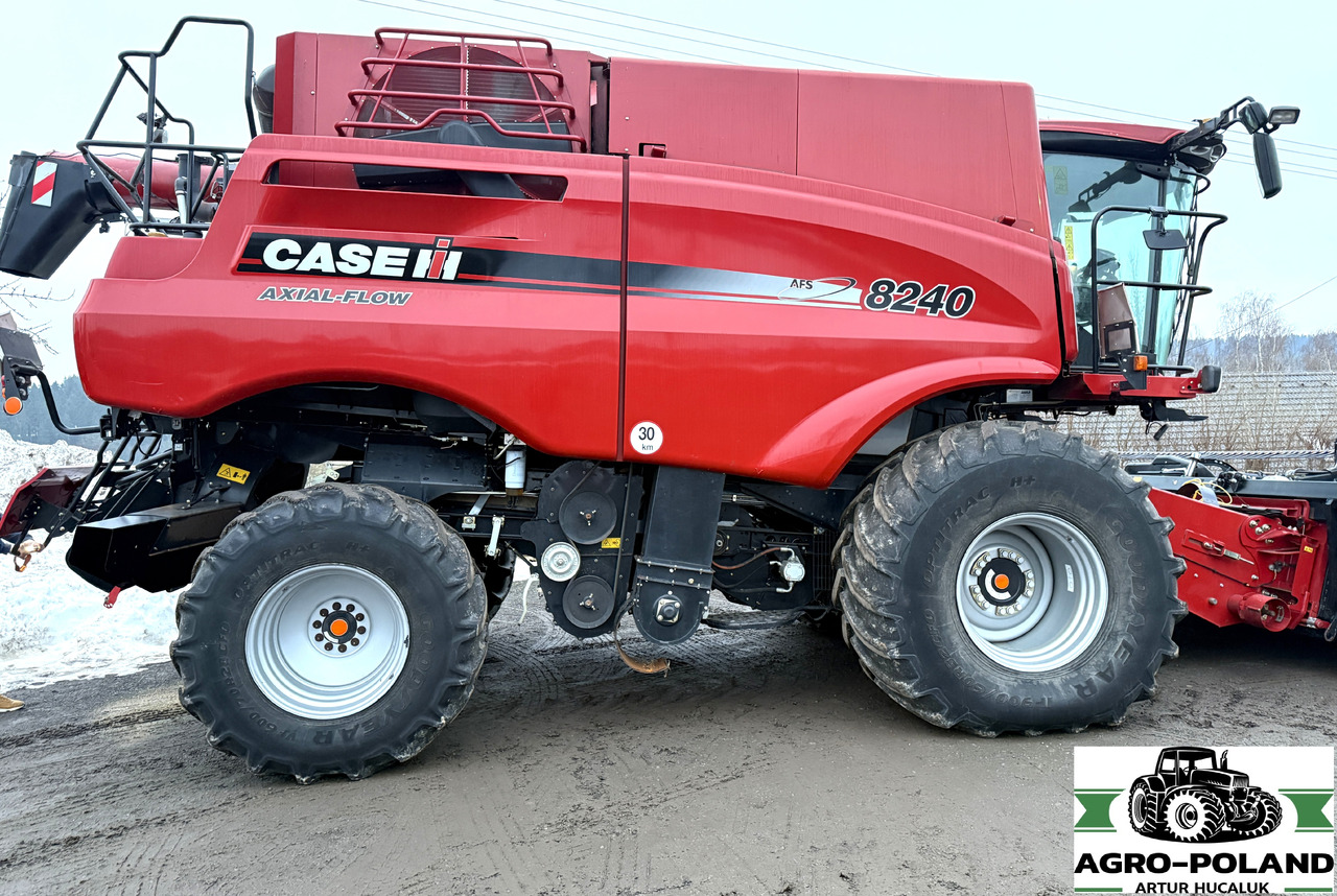 CASE IH 8240 AFS - 2018 ROK - 1829 H - GPS - AUTOPILOT - Зерноуборочный комбайн: фото 1 CASE IH 8240 AFS - 2018 ROK - 1829 H - GPS - AUTOPILOT - Зерноуборочный комбайн: фото 1