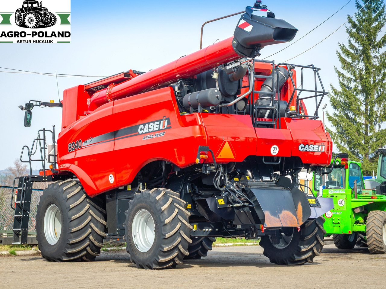 CASE IH 8240 AFS - 2018 ROK + MACDON FD 135 - 2018 ROK - Зерноуборочный комбайн: фото 3 CASE IH 8240 AFS - 2018 ROK + MACDON FD 135 - 2018 ROK - Зерноуборочный комбайн: фото 3
