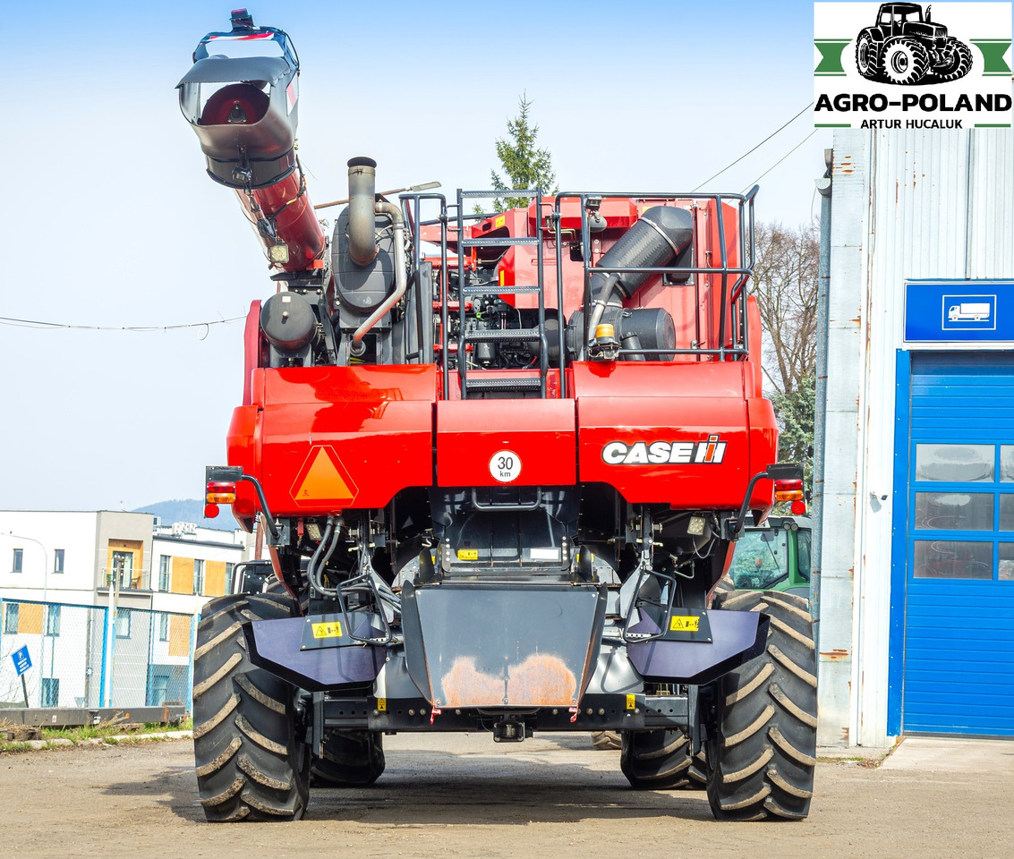 CASE IH 8240 AFS - 2018 ROK + MACDON FD 135 - 2018 ROK - Зерноуборочный комбайн: фото 5 CASE IH 8240 AFS - 2018 ROK + MACDON FD 135 - 2018 ROK - Зерноуборочный комбайн: фото 5