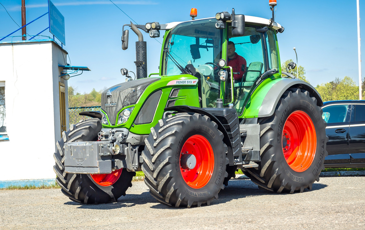 FENDT 513 VARIO - AUTOPILOT - 2016 ROK - ORYGINALNE OPONY - Трактор: фото 2 FENDT 513 VARIO - AUTOPILOT - 2016 ROK - ORYGINALNE OPONY - Трактор: фото 2