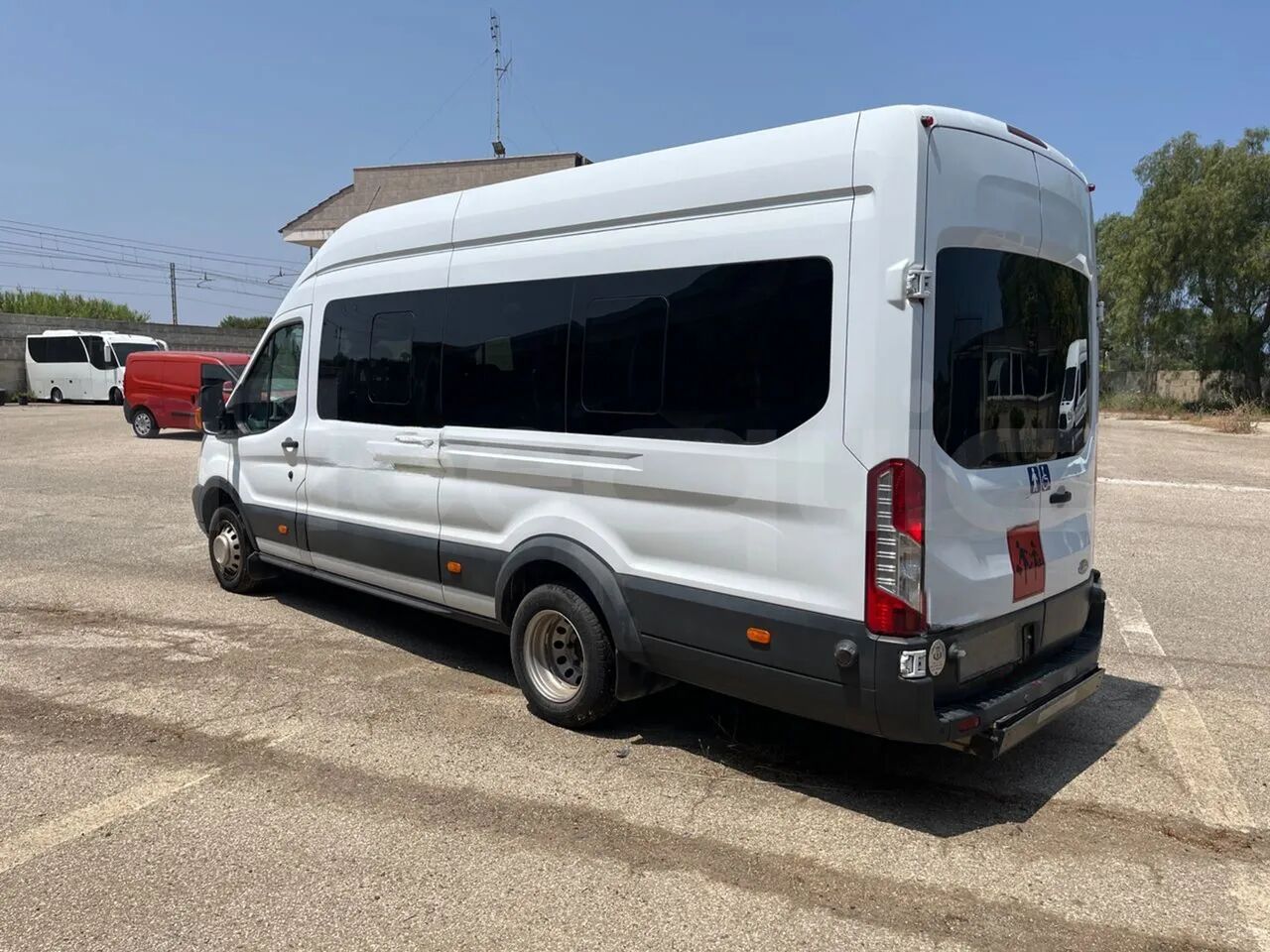 Пригородный автобус Ford Transit: фото 7