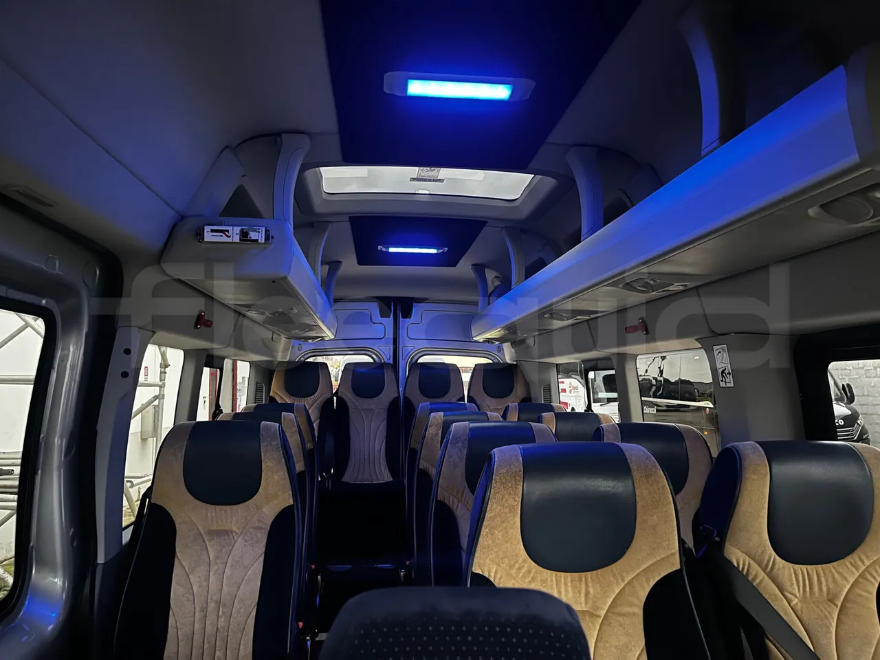 Микроавтобус, Пассажирский фургон Ford Transit: фото 27