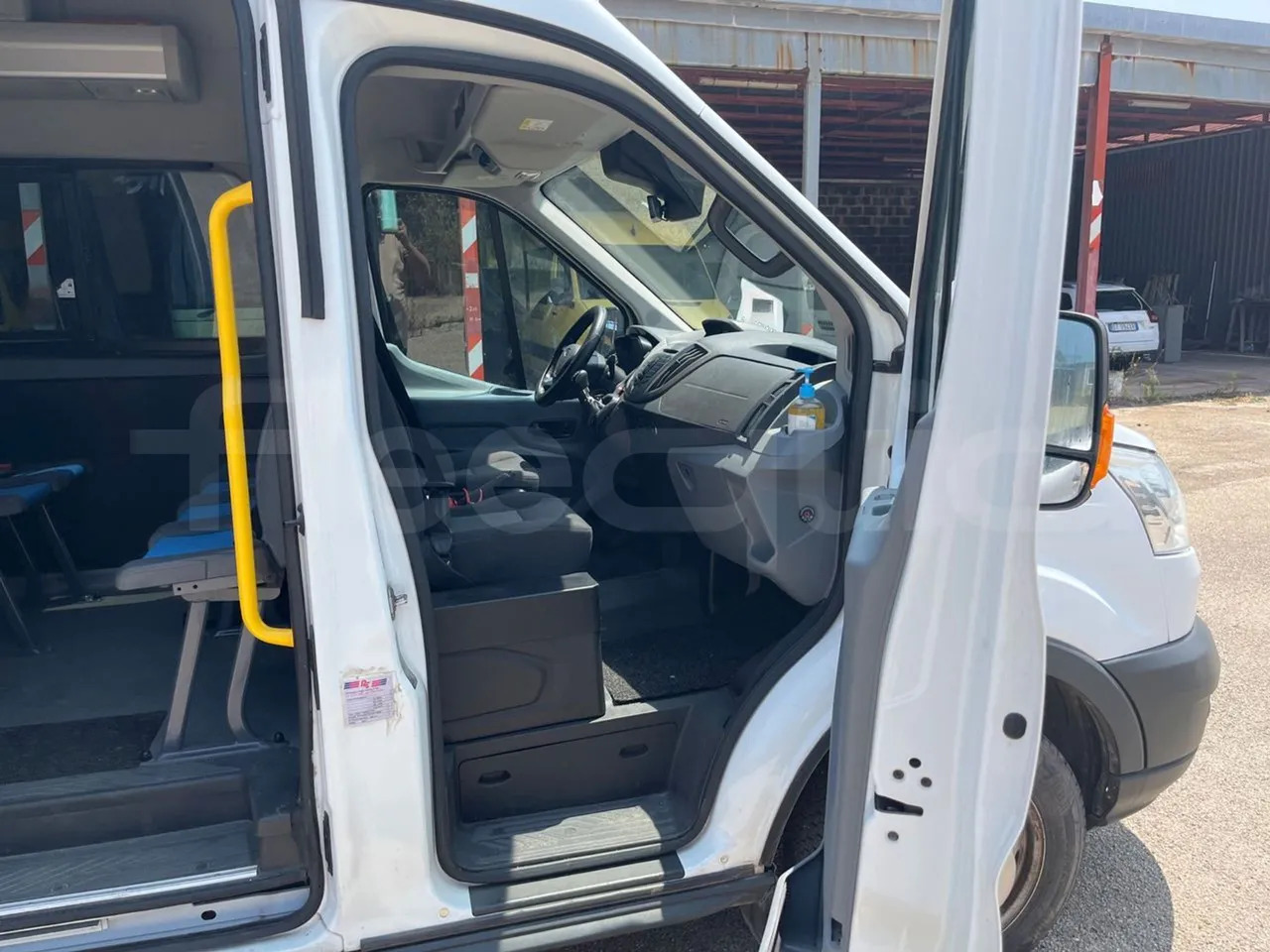 Микроавтобус, Пассажирский фургон Ford Transit: фото 13