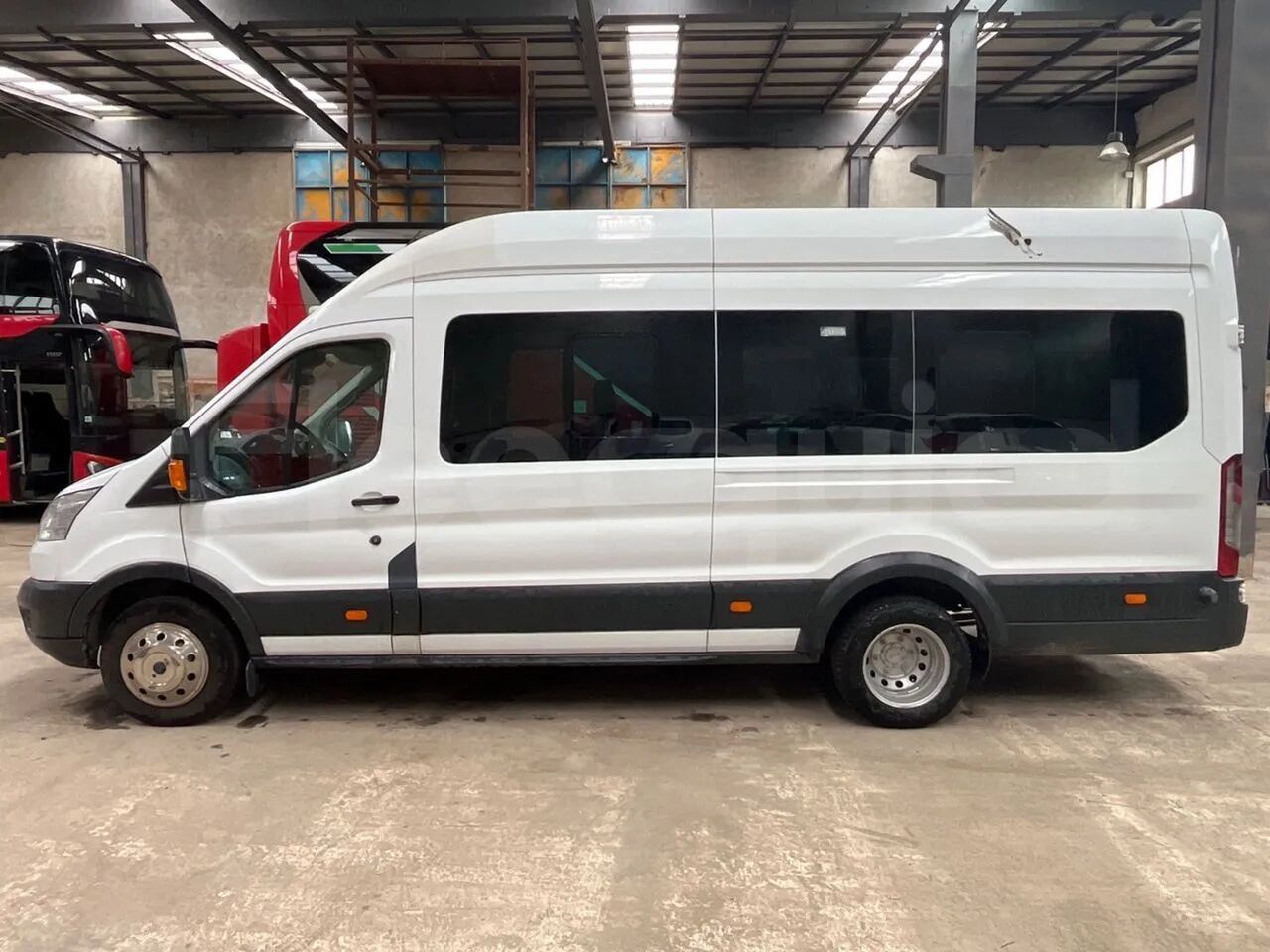 Ford Transit - Туристический автобус: фото 3 Ford Transit - Туристический автобус: фото 3