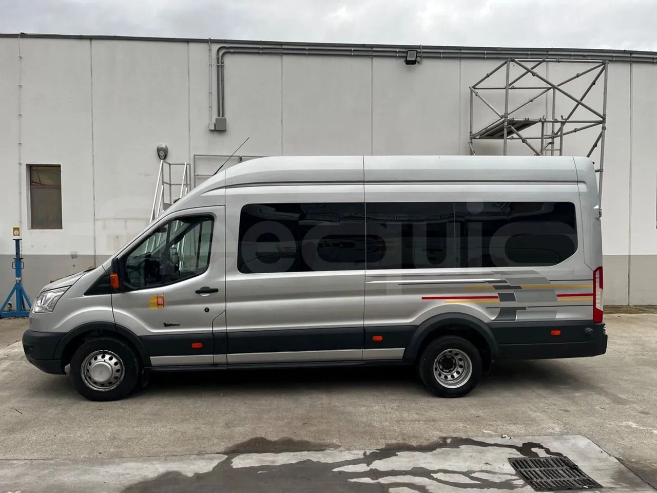 Пригородный автобус Ford Transit: фото 6 Пригородный автобус Ford Transit: фото 6