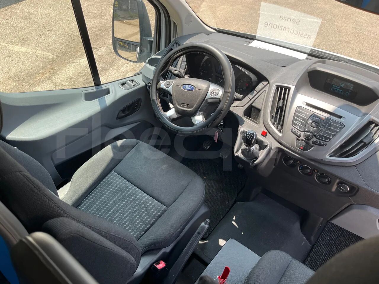 Пригородный автобус Ford Transit: фото 18