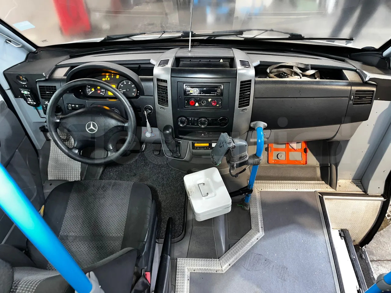 Микроавтобус, Пассажирский фургон Mercedes-Benz Sprinter: фото 22 Микроавтобус, Пассажирский фургон Mercedes-Benz Sprinter: фото 22