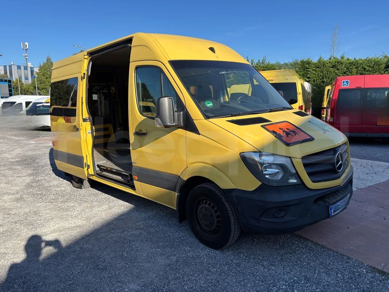 Mercedes-Benz Sprinter - Пригородный автобус: фото 1 Mercedes-Benz Sprinter - Пригородный автобус: фото 1
