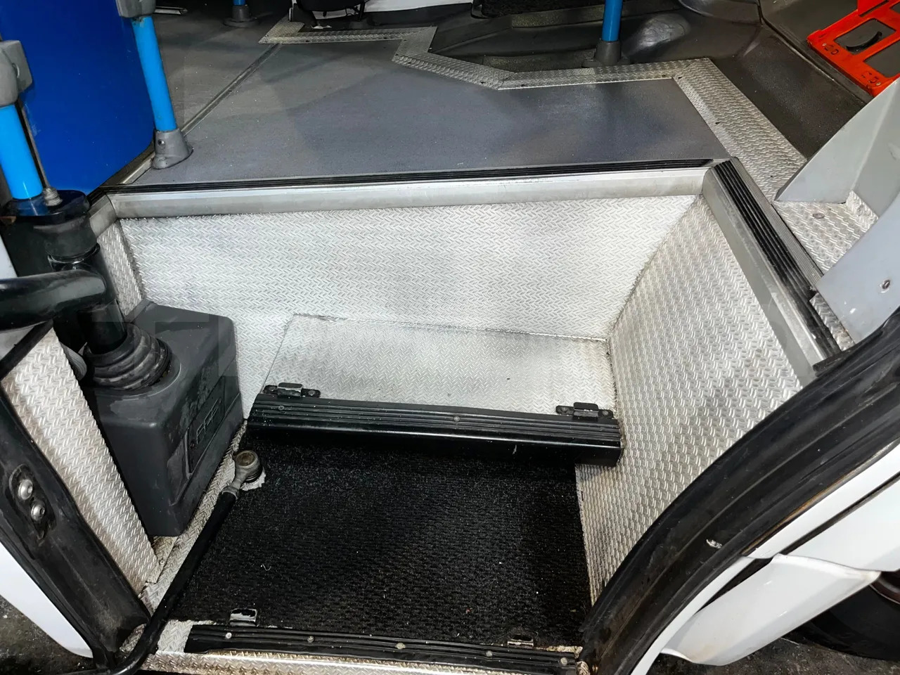 Микроавтобус, Пассажирский фургон Mercedes-Benz Sprinter: фото 40 Микроавтобус, Пассажирский фургон Mercedes-Benz Sprinter: фото 40