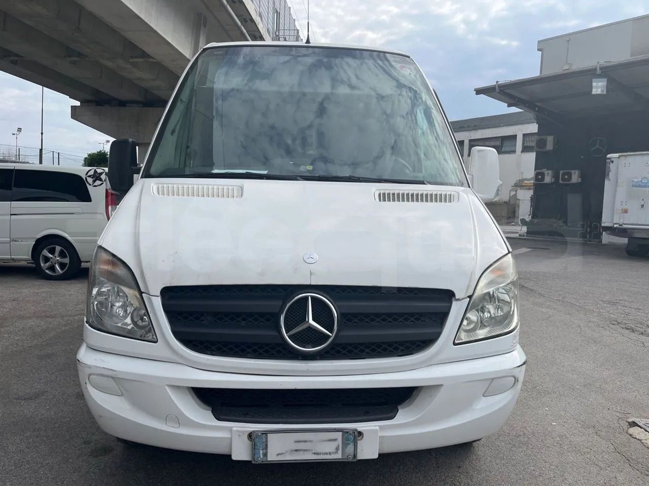 Mercedes-Benz Sprinter - Пригородный автобус: фото 1 Mercedes-Benz Sprinter - Пригородный автобус: фото 1
