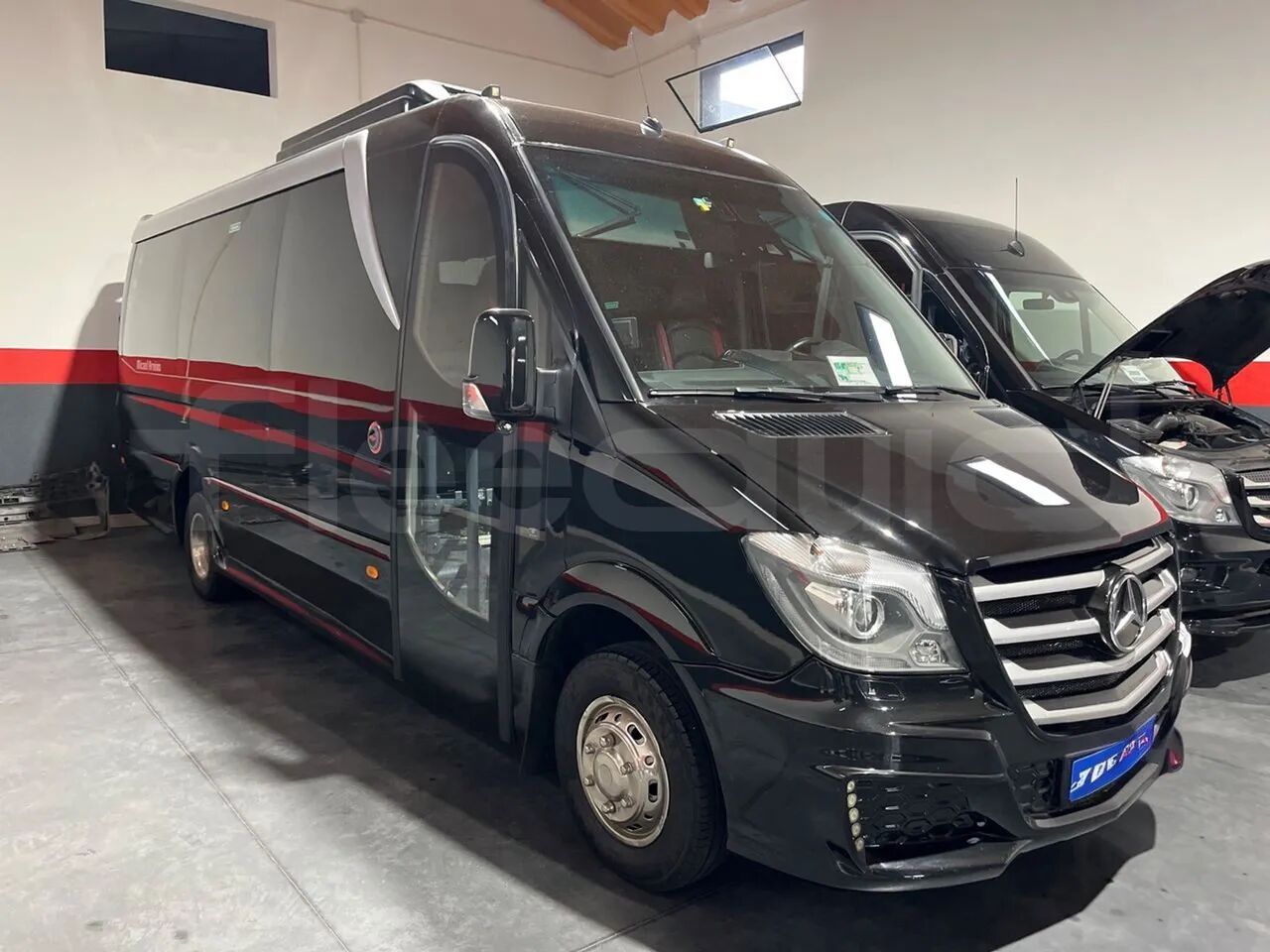 Mercedes-Benz Sprinter - Пригородный автобус: фото 1 Mercedes-Benz Sprinter - Пригородный автобус: фото 1