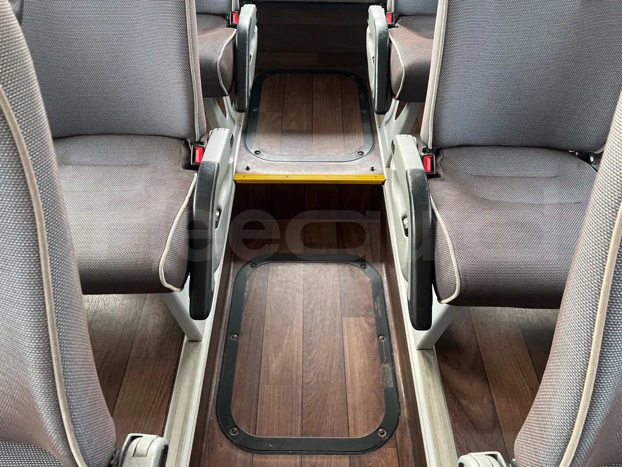 Туристический автобус Neoplan JETLINER: фото 42 Туристический автобус Neoplan JETLINER: фото 42