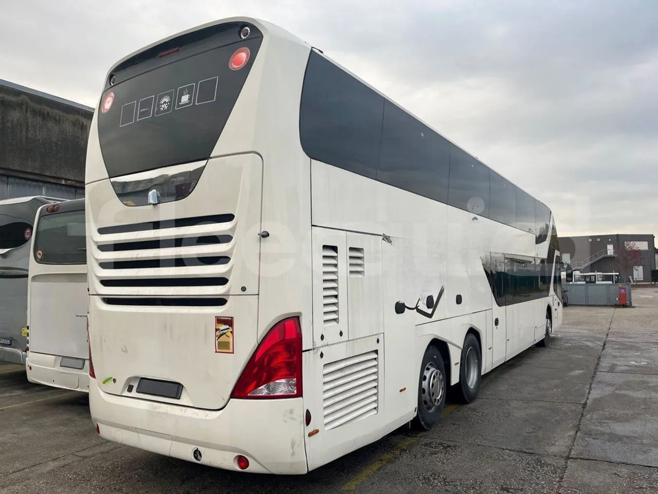 Двухэтажный автобус Neoplan Skyliner: фото 11