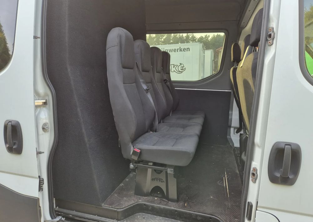 Iveco Iveco 35s18 3.0 180KM Brygadówka manual - Грузопассажирский фургон: фото 5 Iveco Iveco 35s18 3.0 180KM Brygadówka manual - Грузопассажирский фургон: фото 5