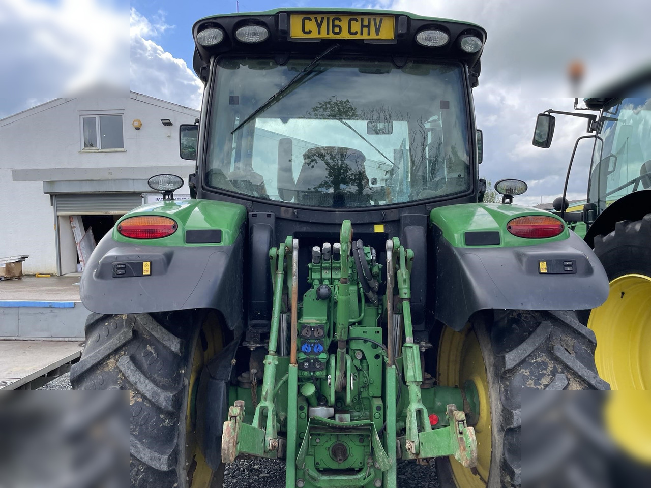 2016 JOHN DEERE 6110R - Трактор: фото 3 2016 JOHN DEERE 6110R - Трактор: фото 3