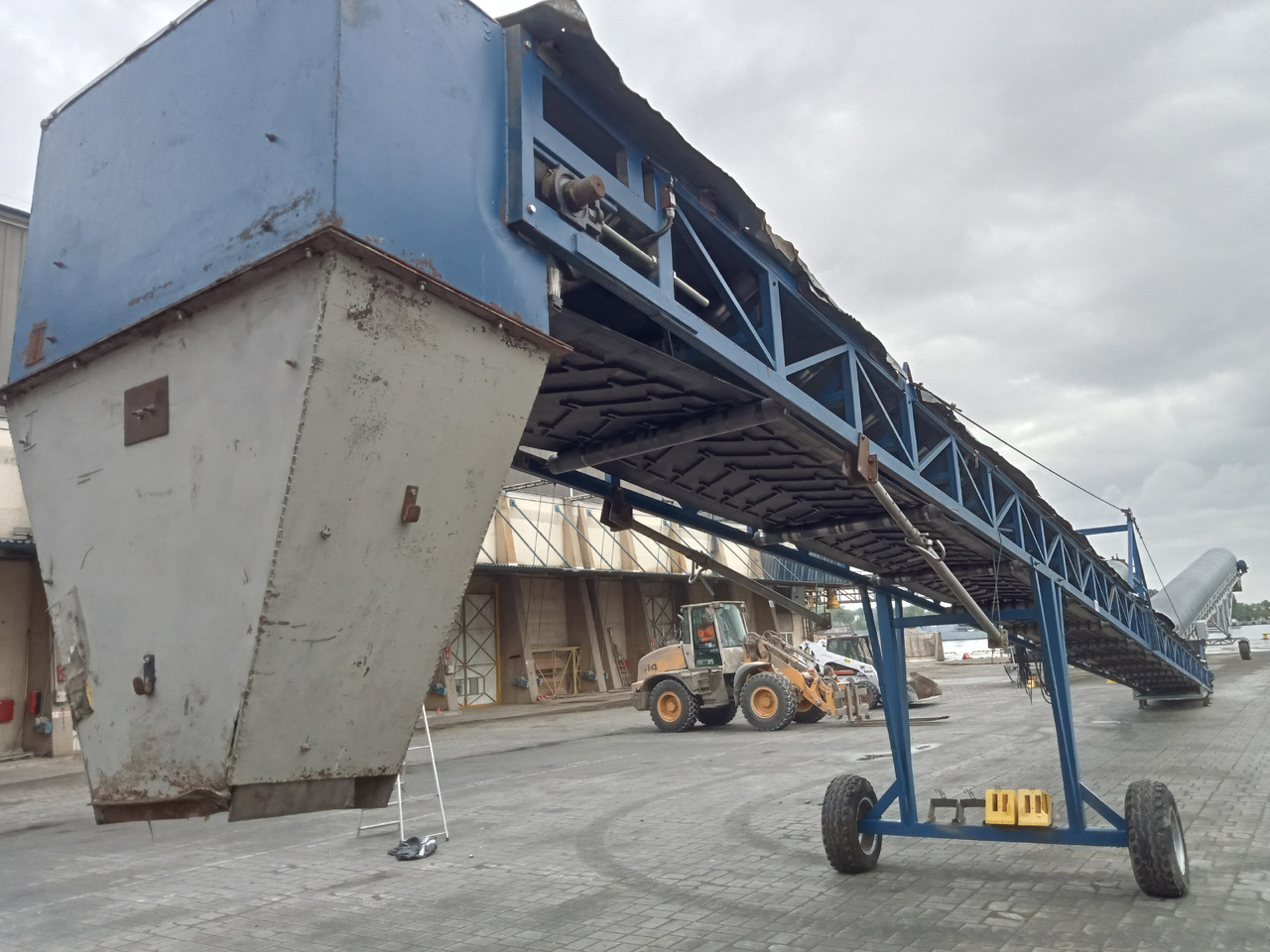 PowerTec PT25 - Ленточный конвейер: фото 1 PowerTec PT25 - Ленточный конвейер: фото 1