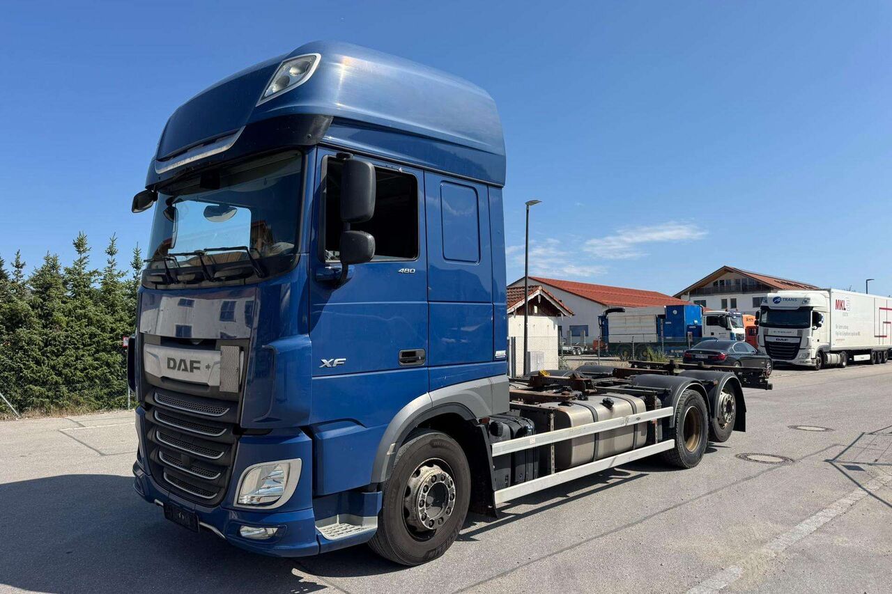 DAF XF480 SSC STANDART RETARDA - Грузовик-контейнеровоз/ Сменный кузов: фото 1 DAF XF480 SSC STANDART RETARDA - Грузовик-контейнеровоз/ Сменный кузов: фото 1
