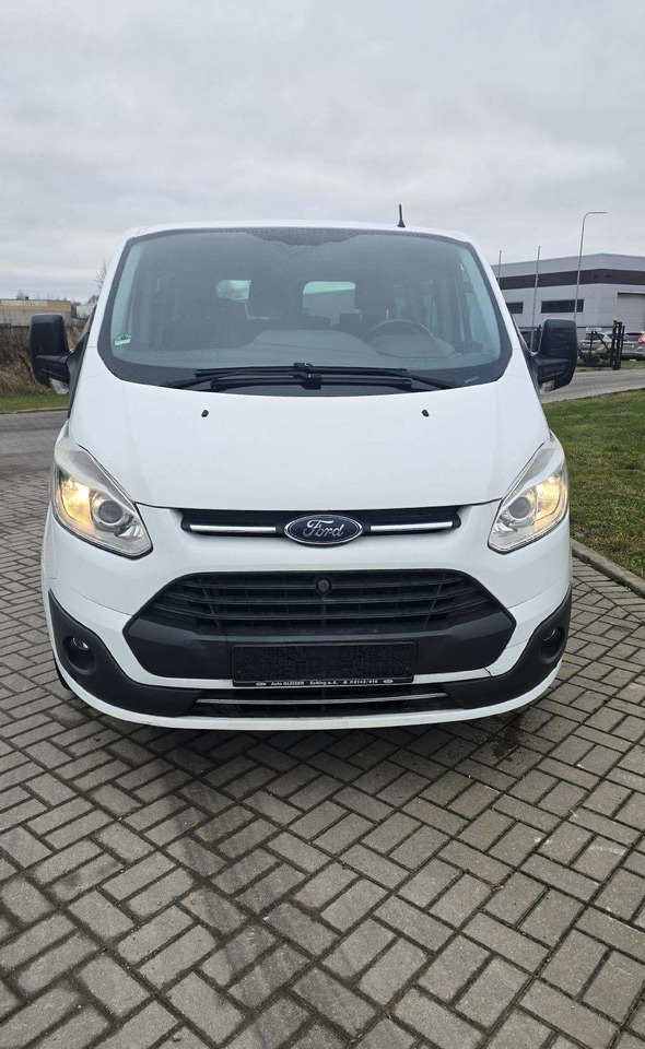 Ford Transit Custom - Микроавтобус, Пассажирский фургон: фото 1 Ford Transit Custom - Микроавтобус, Пассажирский фургон: фото 1