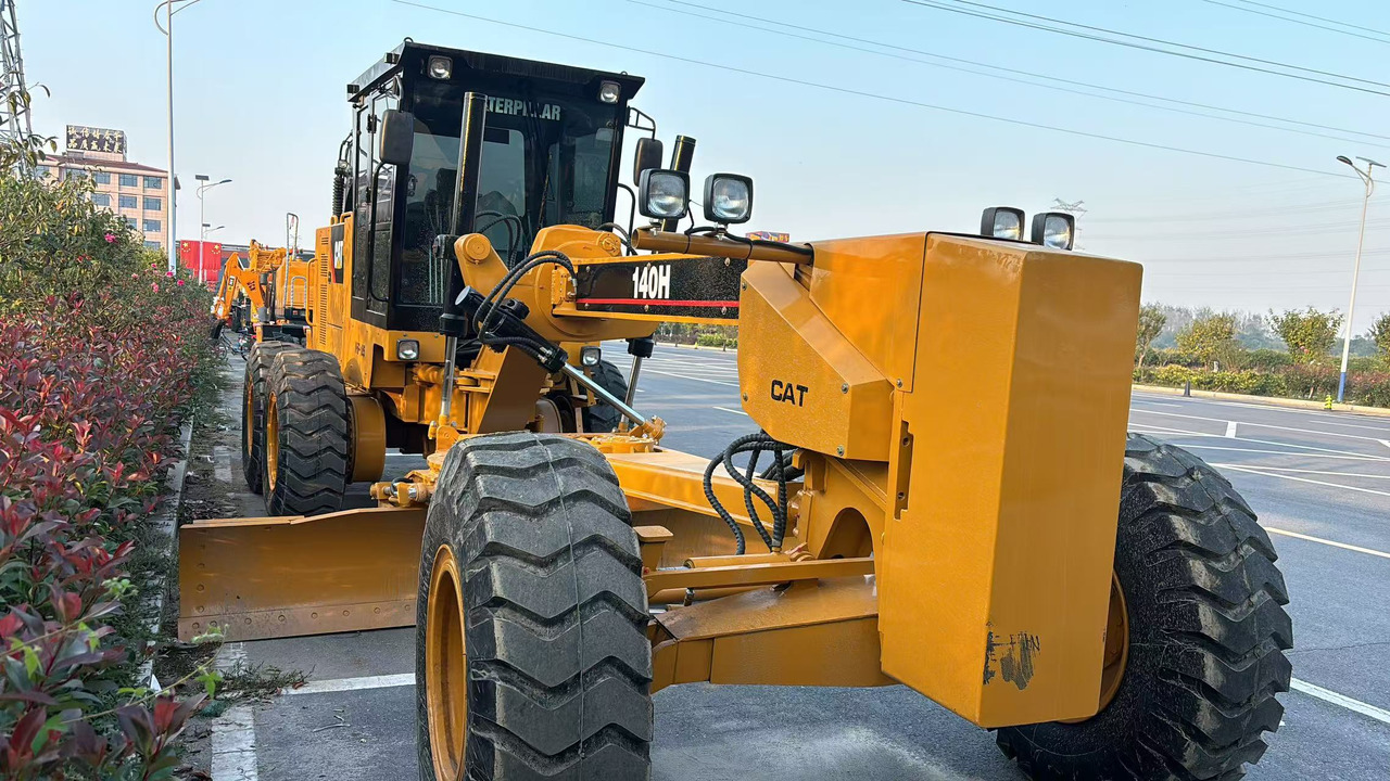 CATERPILLAR 140H used motor grader source supplier - Грейдер: фото 2 CATERPILLAR 140H used motor grader source supplier - Грейдер: фото 2