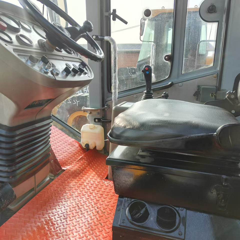 XCMG XS223J used road roller low hours factory price - Дорожный каток: фото 4 XCMG XS223J used road roller low hours factory price - Дорожный каток: фото 4