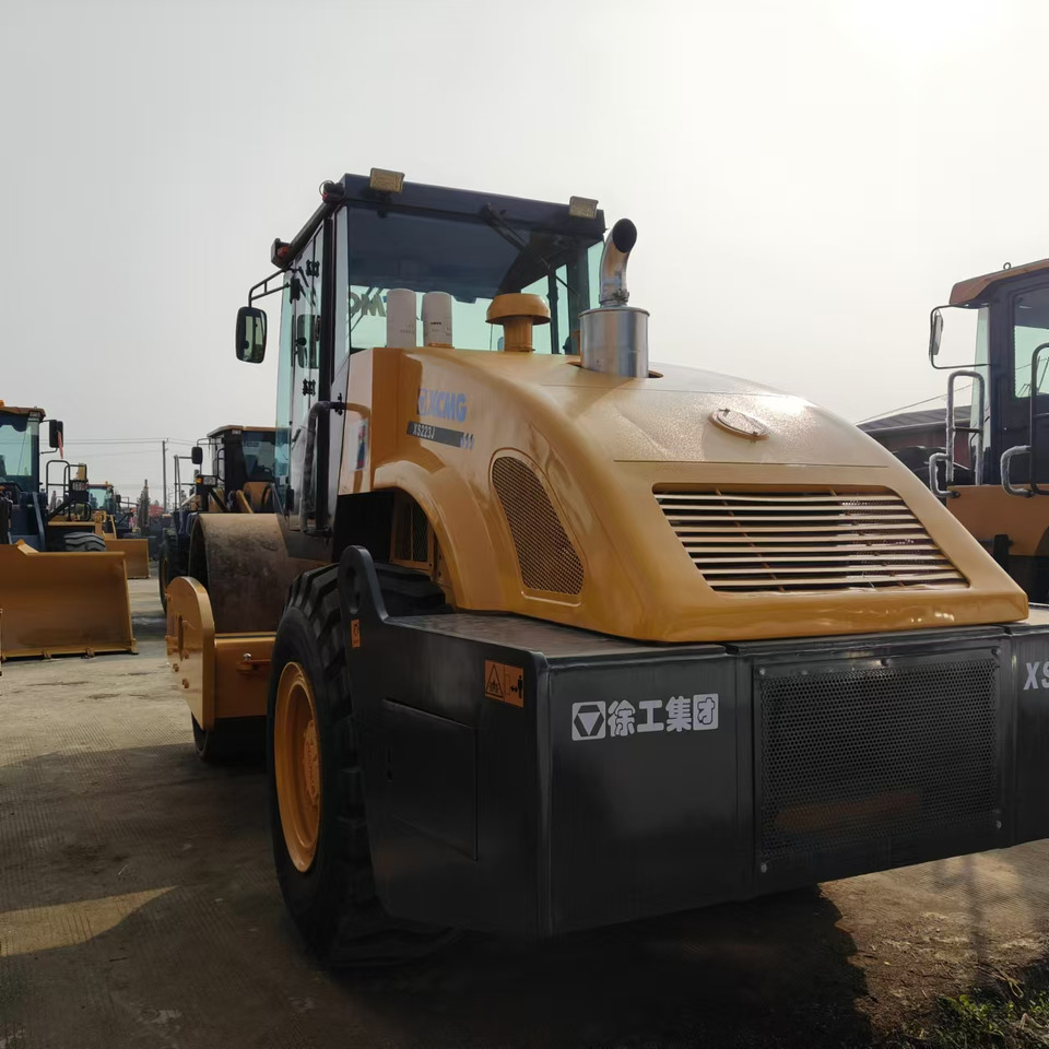 XCMG XS223J used road roller low hours factory price - Дорожный каток: фото 2 XCMG XS223J used road roller low hours factory price - Дорожный каток: фото 2